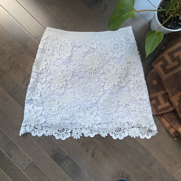 Topshop mini skirt with flower appliqué / lace - Picture 4 of 4